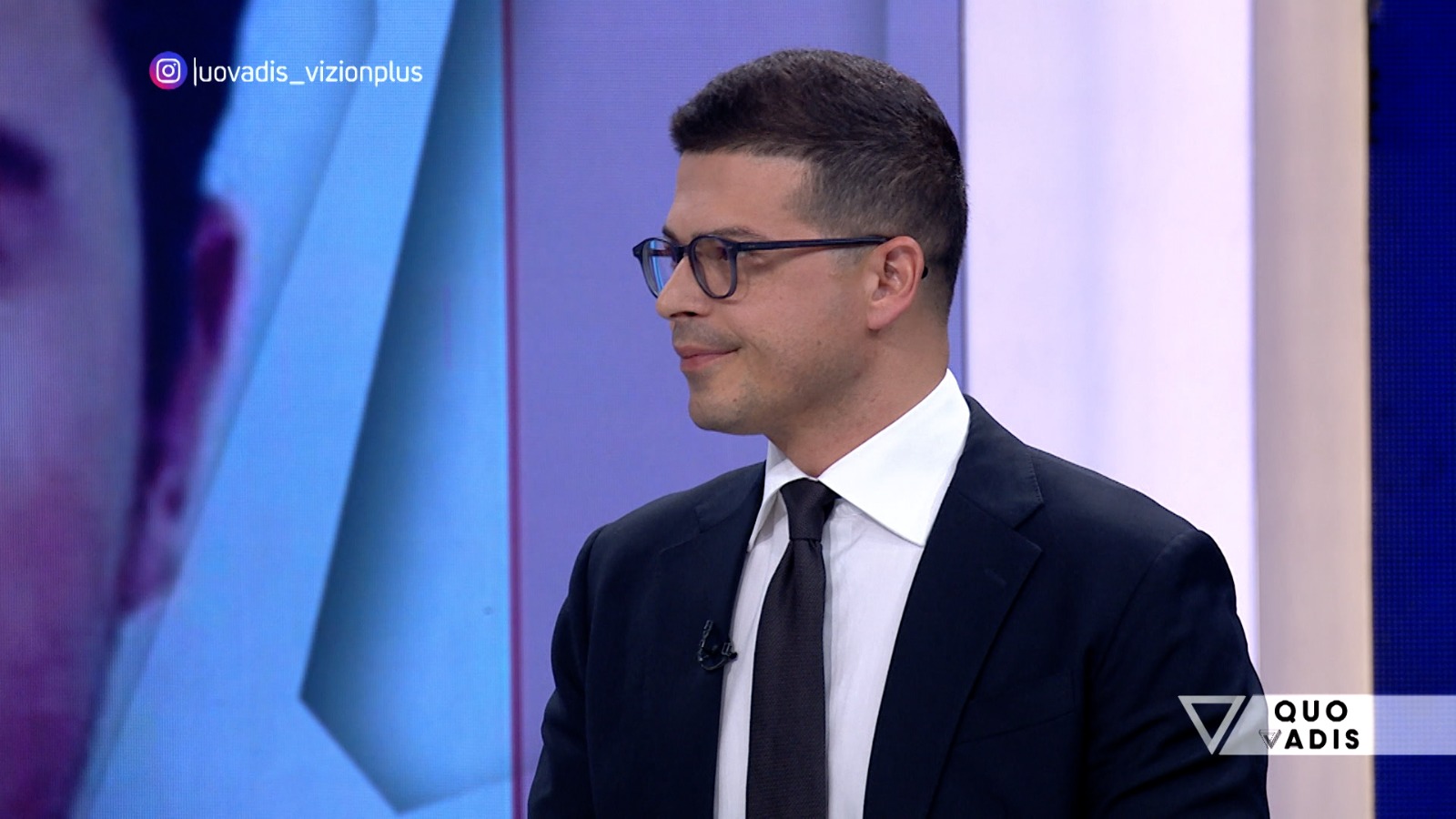  Banorët e Zvërnecit duan zhvillim   Vengu në QUO VADIS  Protestë e denjë  por ka slogane të importuara