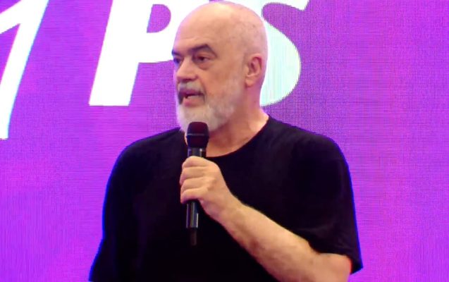 “Vlonjatët janë pro investimit në Zvërnec”/ Rama nga Elbasan