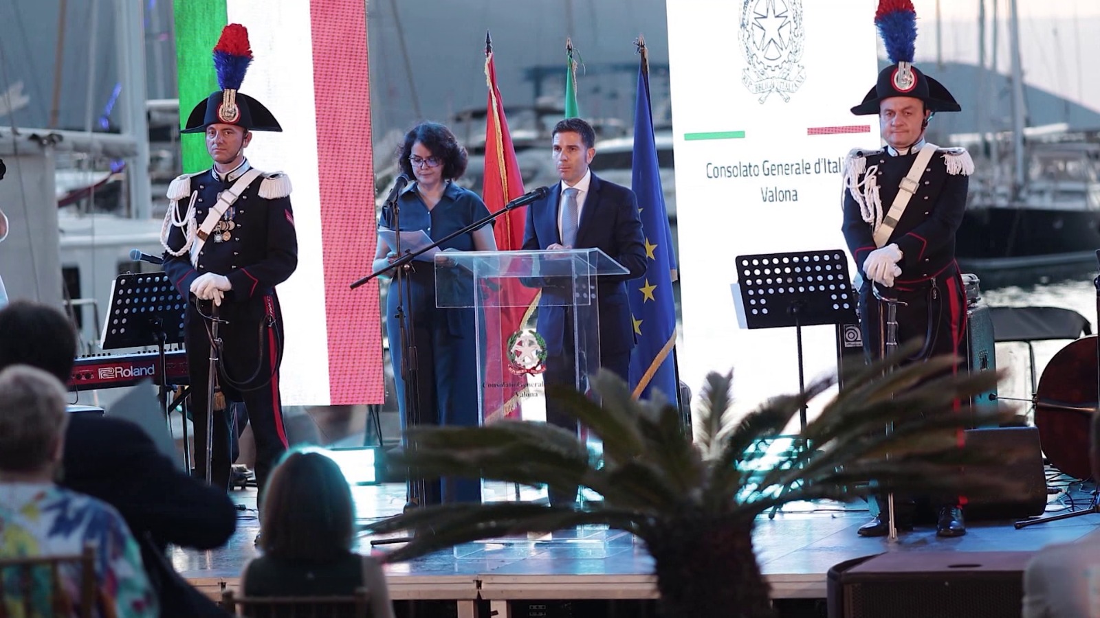 Koncerti italian në Marina Orikum  kantautori i njohur Mario Venuti dhuron emocione për publikun vlonjat e jo vetëm