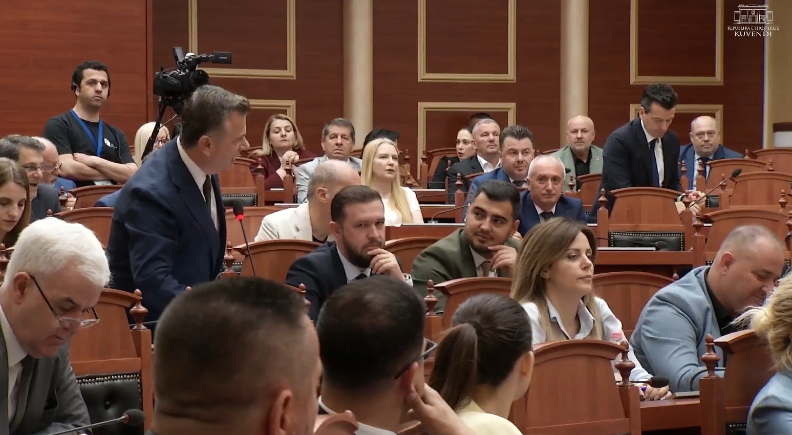 Përplasje e ashpër në Kuvend  Balla  Djali i xhaxhait të Shehajt ka manipuluar pronat në Vlorë  Shehaj  Shpifës ordiner