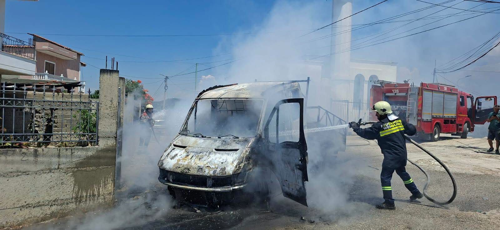 36 vjeçari i vë flakën një mjeti dhe qëllon me armë në ajër  shoqërohet në polici