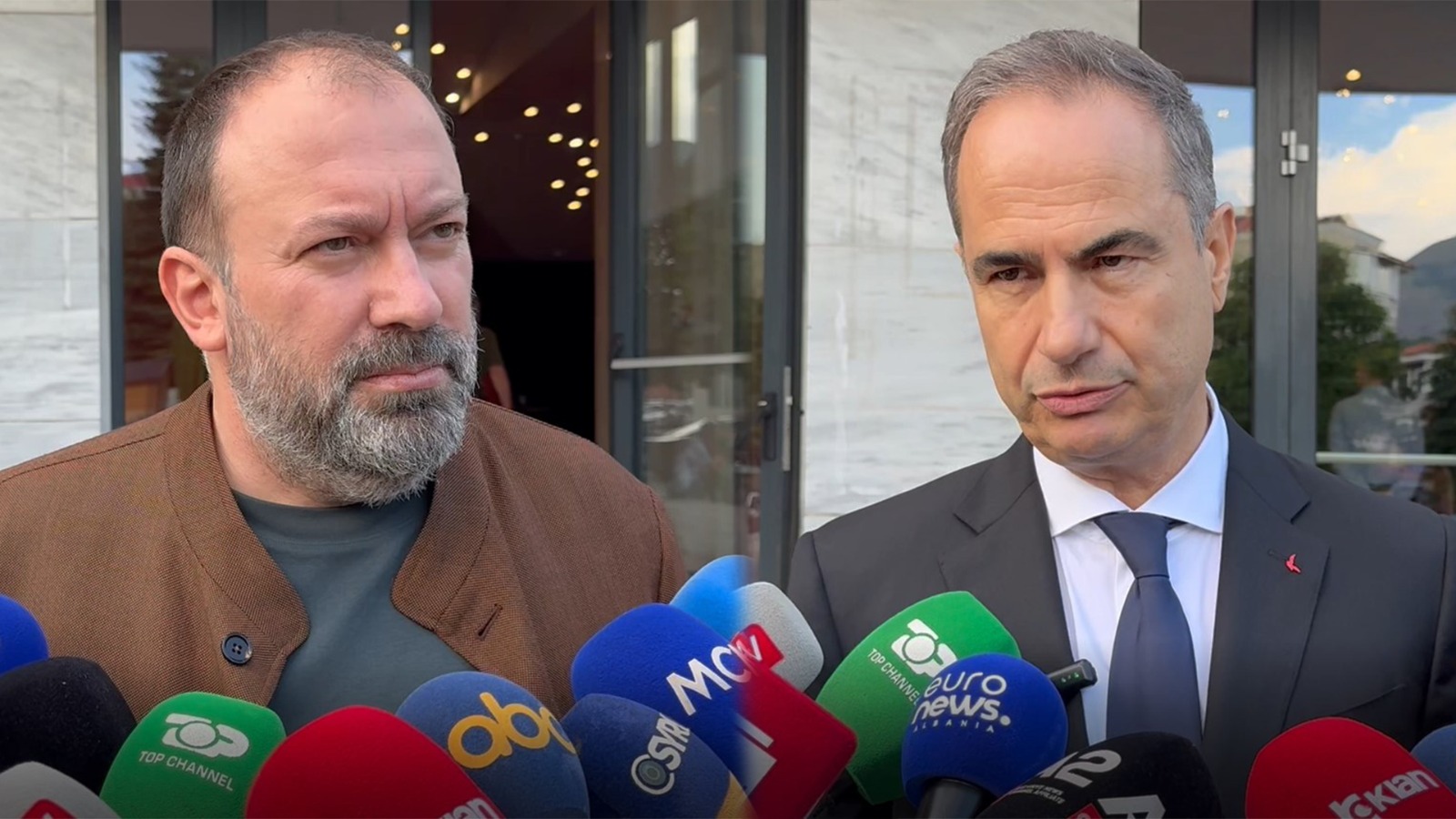 Debate mes PS e PD për protestat  Mazniku  Tubimet normale në demokraci  Boçi  Qeveria të ballafaqohet me qytetarët