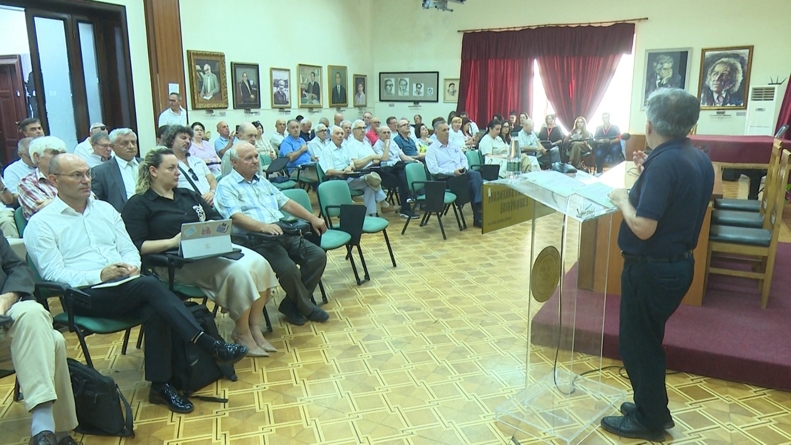 Enciklopedia Shqiptare gati në 2027  grupet e punës nisin fazën e dytë  Sinani  Sfida më e madhe unifikimi i përmbajtjes