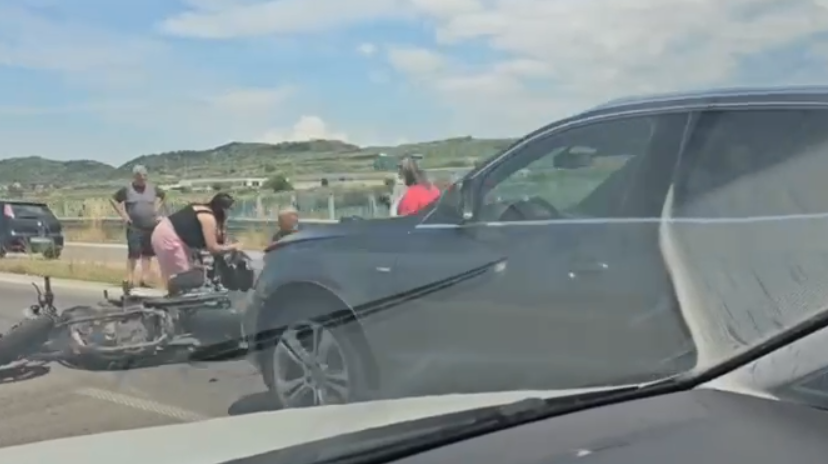 Aksident në aksin Vlorë Panaja  plagoset drejtuesi i motorit