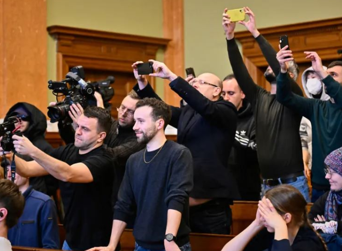 Dënohet me 7 vite burg nënkryetari i partisë liberale Yabloko që kundërshtoi luftën në Ukrainë