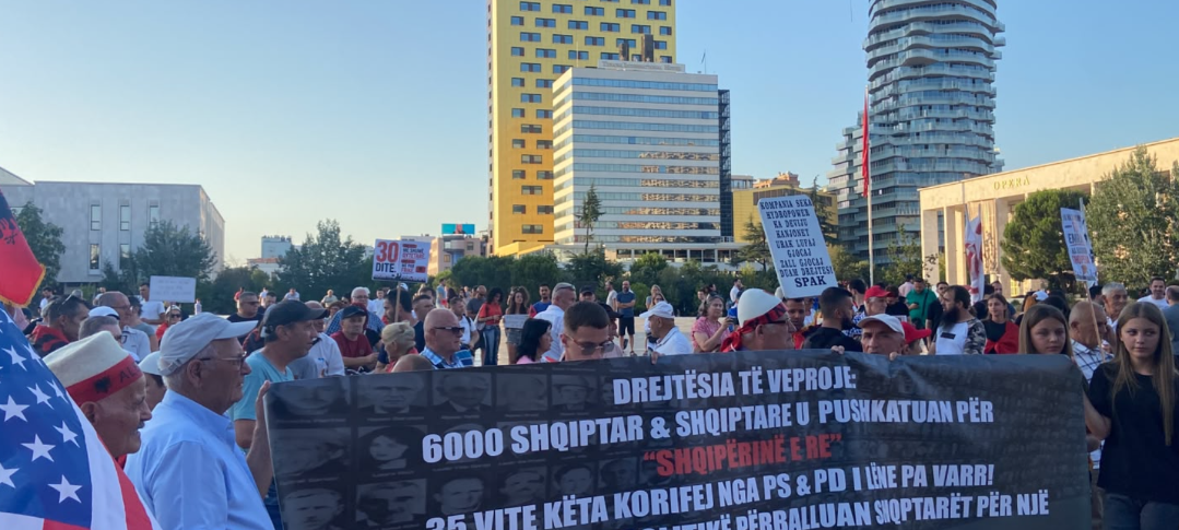 Dita e 30 të e protestës  nis grumbullimi i qytetarëve