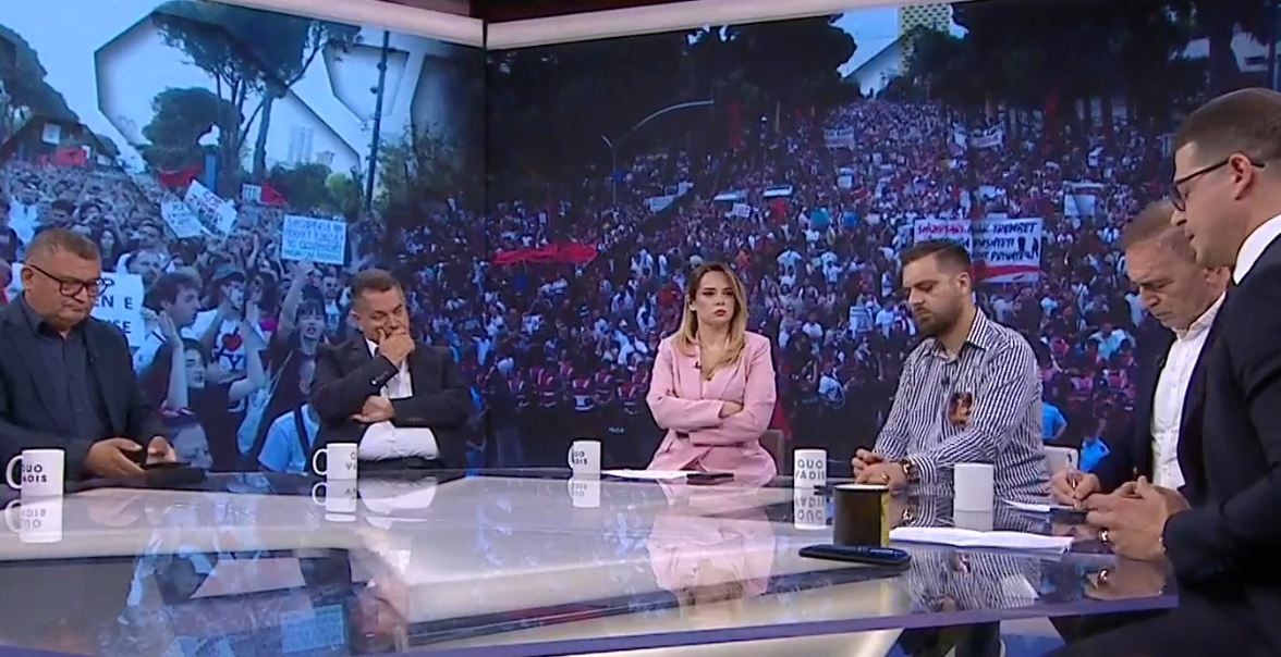 Shkurti  Në Tiranë protestohet kundër keqqeverisjes