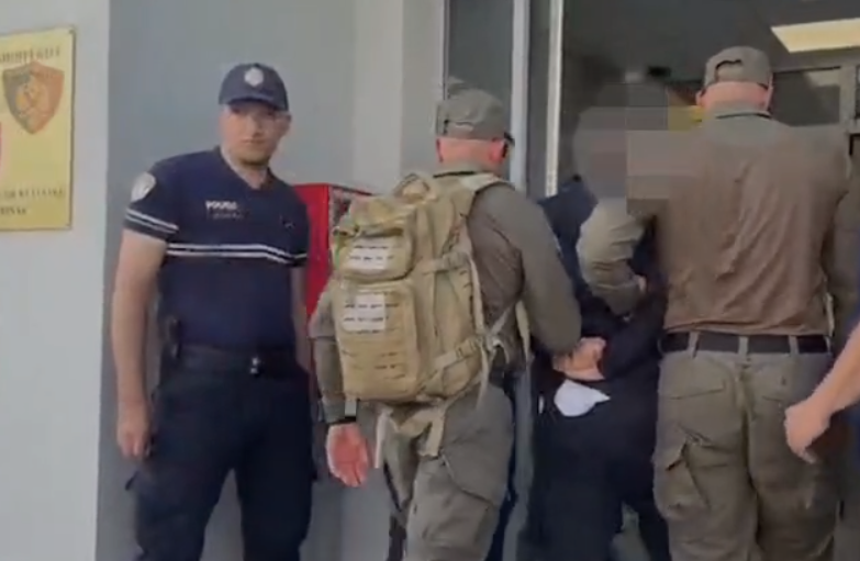 Ekstradohen nga Dubai në Shqipëri 6 anëtarë të krimit të organizuar