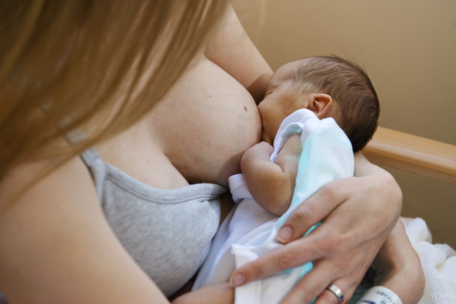 Bazohuni në përvojën e mamasë tuaj  8 këshilla për nënat e reja