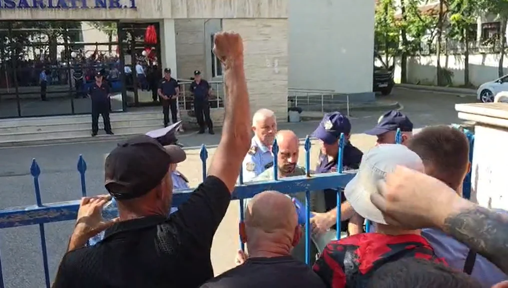 Pas përplasjeve të protesta  lihet i lirë Dritan Goxhaj dhe një tjetër protestues