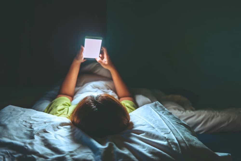 Pajisjiet digjital rrezikojnë fëmijët  mjekët dhe socialogët  Qëndrimi i gjatë para gjumit sjell pasoja në shëndet