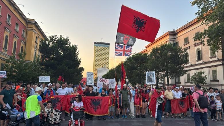 Mbyllet dita e 46 të e protestës  nis marshimi në rrugët e Tiranës