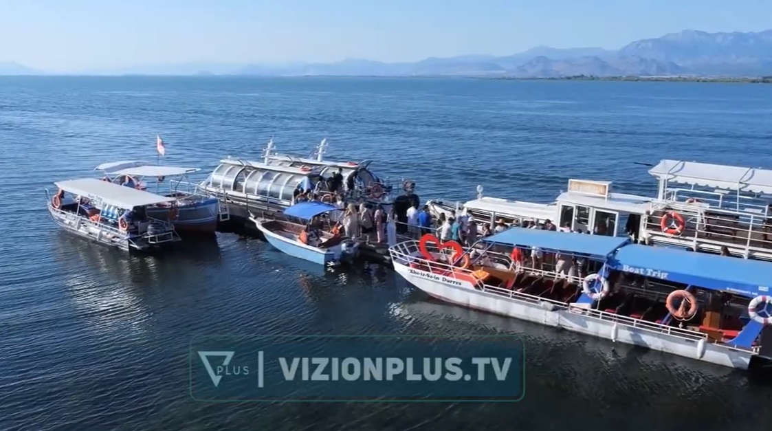 Festa e liqenit të Shkodrës  turistë të huaj i bashkohen aktviteteve  vlerësojnë natyrën dhe mikpritjen