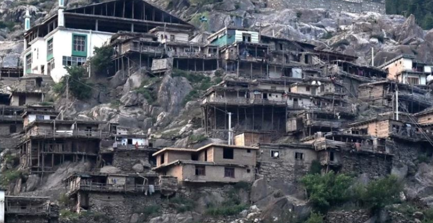 permbytje-ne-afganistan-20-viktima-dhe-me-shume-se-100-te-zhdukur