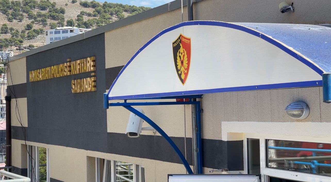 Dhunuan dhe kërcënuan me thikë oficerin e Policisë në Sarandë  identifikohen dhe shpallen në kërkim 3 autorët