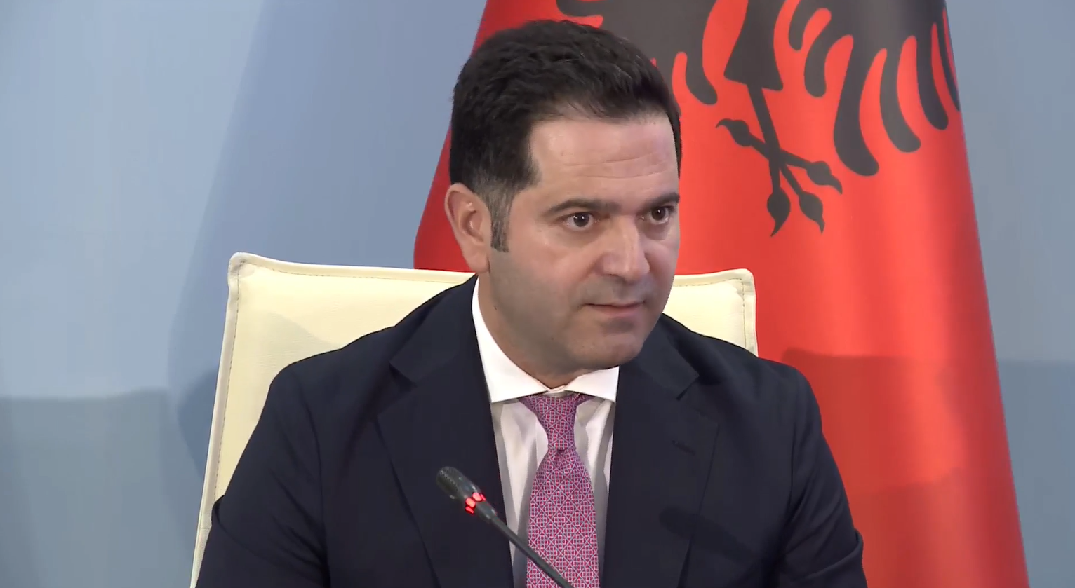 Nafta mbi 200 lekë litër  a do të rikthehet Bordi i Transparencës  Përgjigjet ministri Malaj