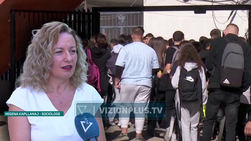 Nxënësit po preferojnë Tiranën  shumë familje zhvendosen në kryeqytet për një arsimim më të mirë të fëmijëve