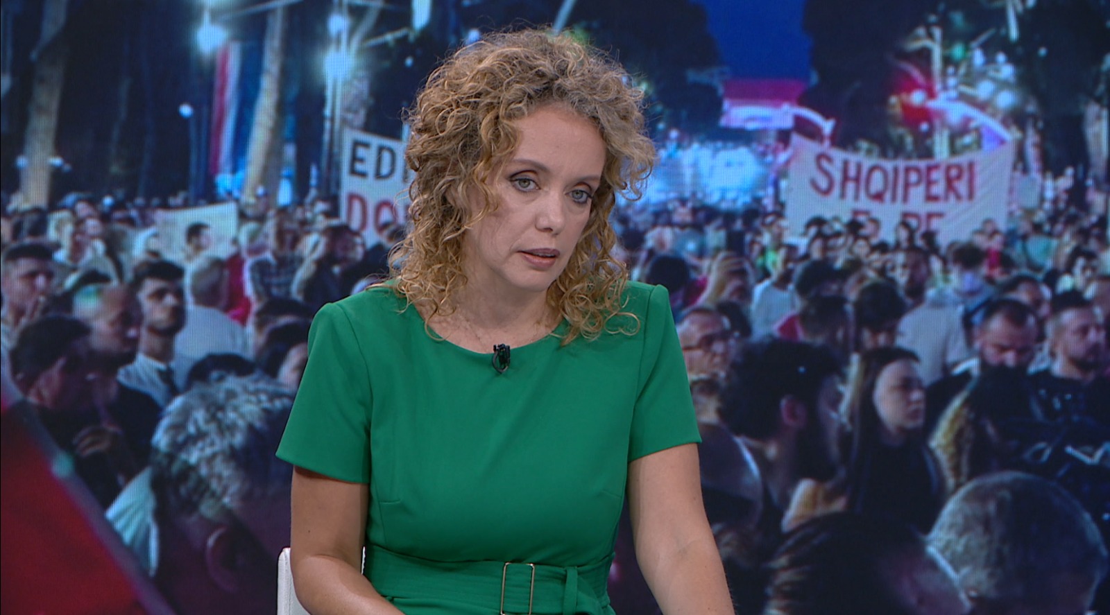  Qytetarët nuk ndihen të përfaqësuar   Çepani për protestën  Politikanët u vendosën përballë përgjegjësisë 