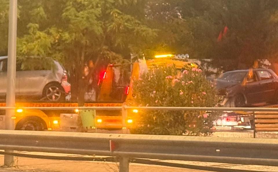 Përplasen  kokë më kokë  dy automjete në aksin Tepelenë Memaliaj  katër të plagosur