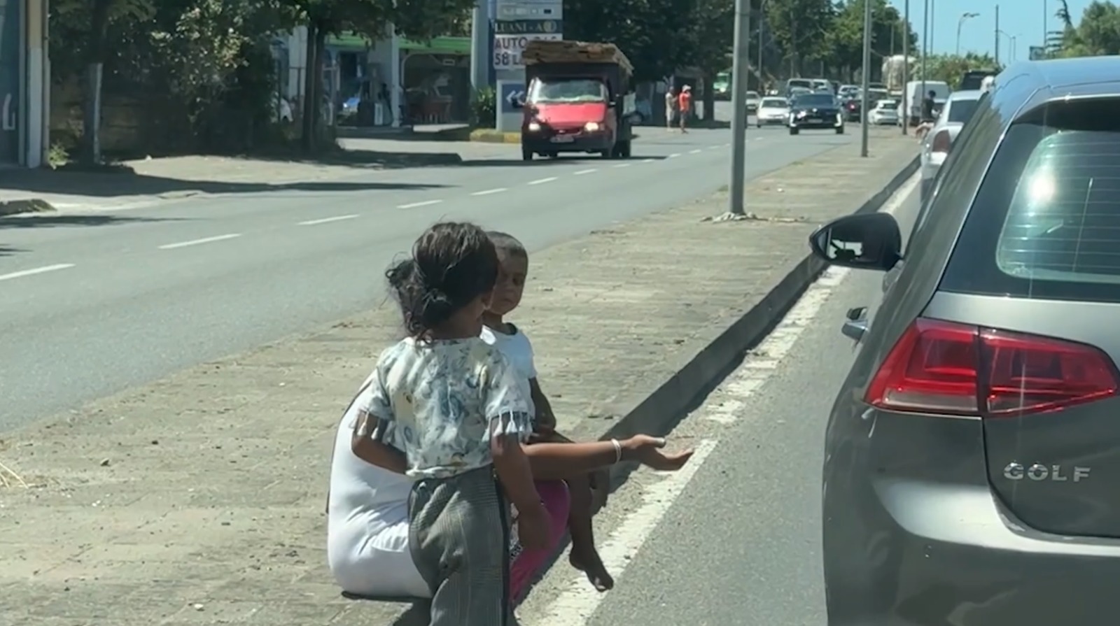 Shfrytëzimi i fëmijëve për lypje  taskë forca kontrolle në zona të ndryshme në Shkodër