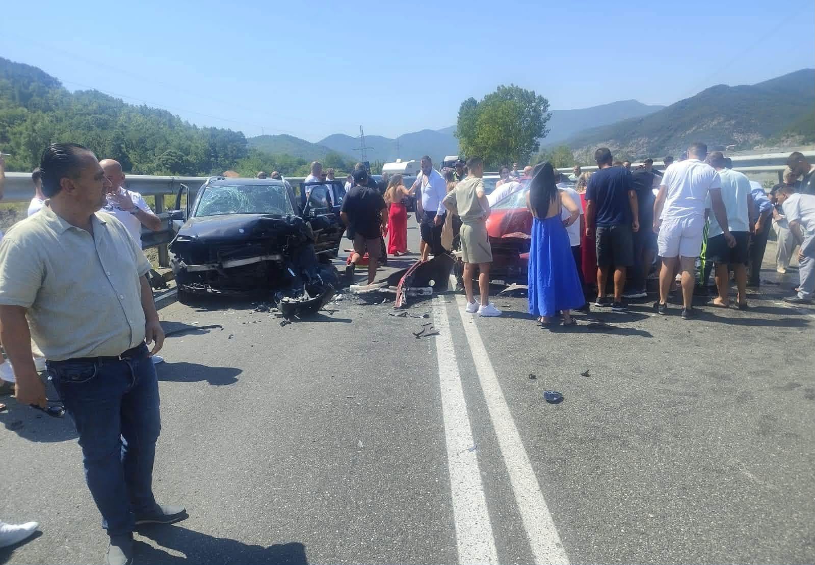 Aksident i rëndë në Rrugën e Kombit  dy të plagosur dërgohen te Trauma