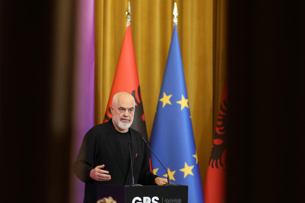  Kundërshtarët e vjehrrit më të famshëm në botë e transformuan bulevardin në hendek   Rama  Zemra e protestës ka ikur