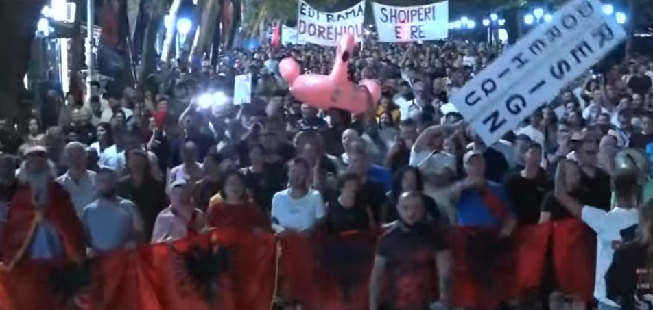 Dita e 60 të e protestës  nis marshimi i qytetarëve në rrugë