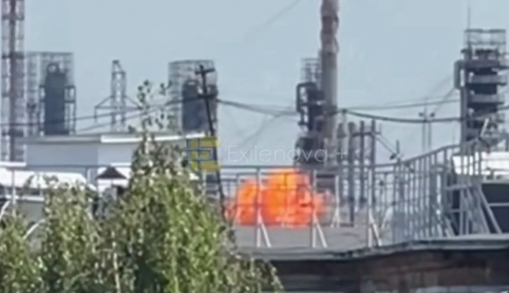 Droni ukrainas godet rafinerinë ruse të naftës në Tyumen  publikohen pamjet  VIDEO 