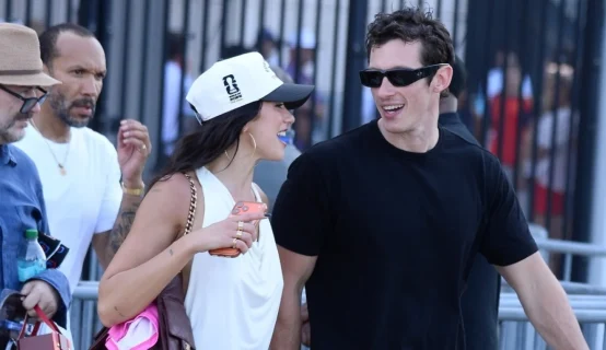 Pas dasmës luksoze, Dua Lipa dhe Callum Turner tërheqin vëmendjen në finalen e Botërorit (FOTO)