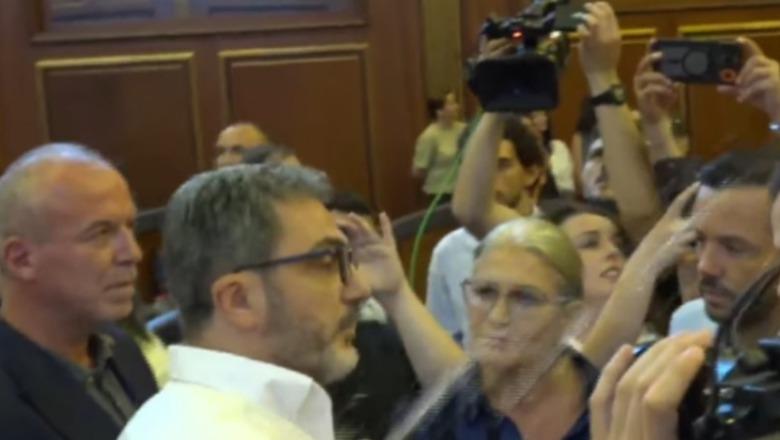 Tensione mes deputetëve të LVV së dhe PDK së në Kuvend  Rrustemi Lushtakut  Mos më prek