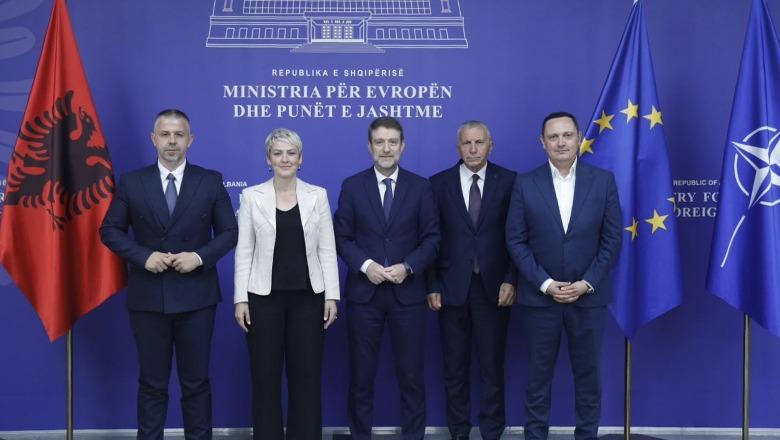 Hoxha  Bashkërendim i përpjekjeve për adresimin e nevojave konkrete të qytetarëve shqiptarë