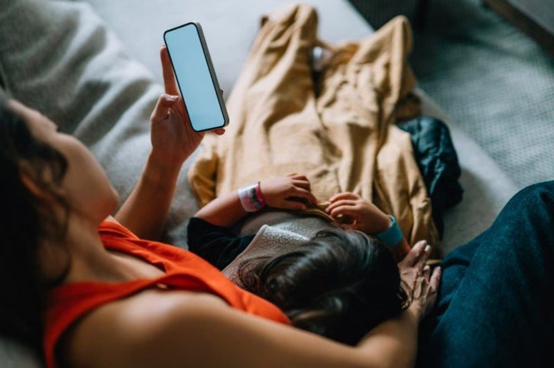 A duhet ta kontrolloni telefonin e partnerit es 