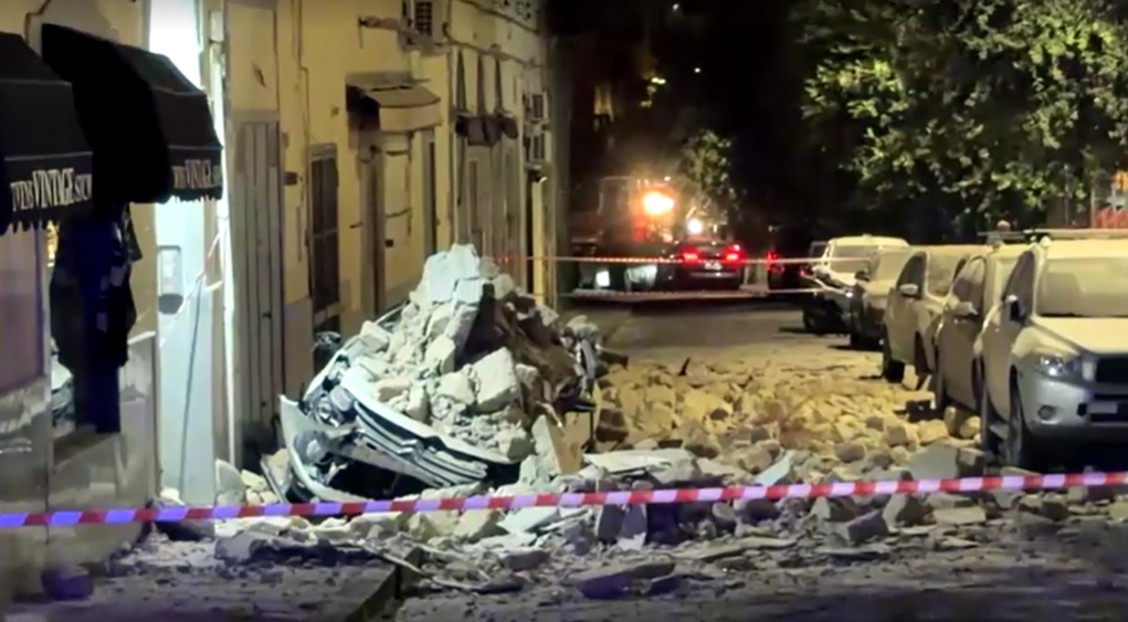 VIDEO  Tërmeti i fortë në Napoli  pamje dramatike nga dëmet e mëdha materiale
