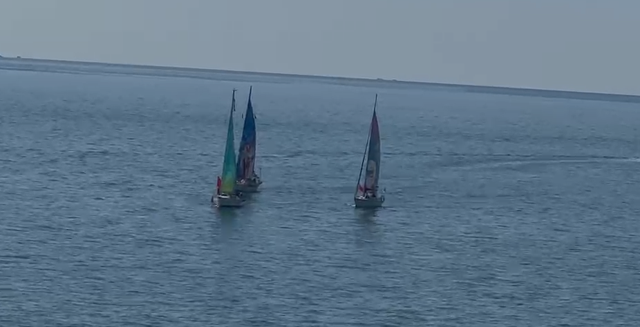Nga Brindisi në Vlorë  tre anijet sjellin mesazhin për  Revolucionin Flamingo 