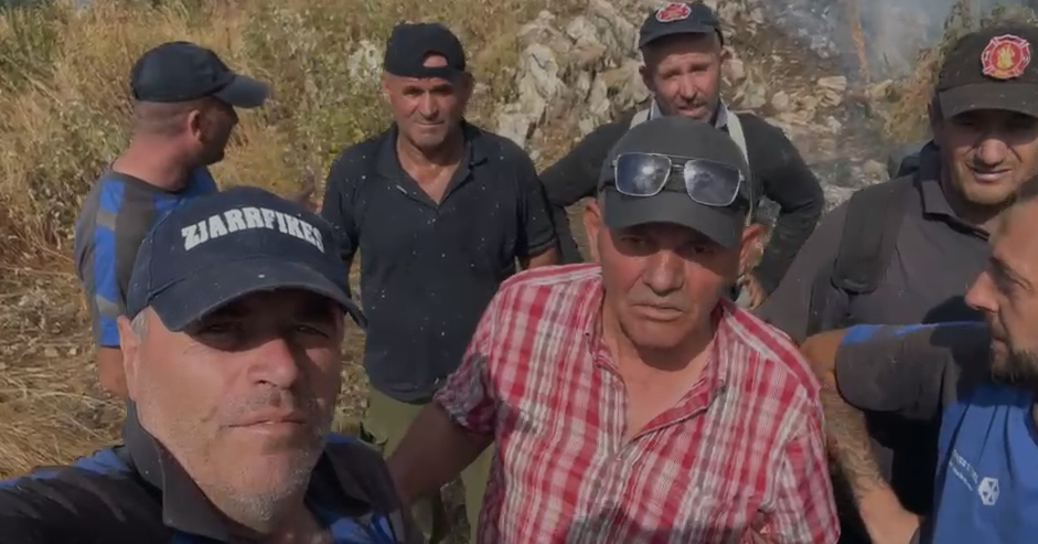  Po thithin tym e flakë   Gjura bën thirrje për ndihmë  Zjarrfikësit të pajisen me mjete mbrojtëse