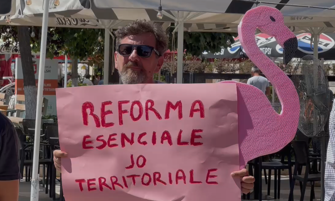 Belshi kundër shkrirjes me Elbasanin  banorët në protestë  Mos na hiqni identitetin administrativ 