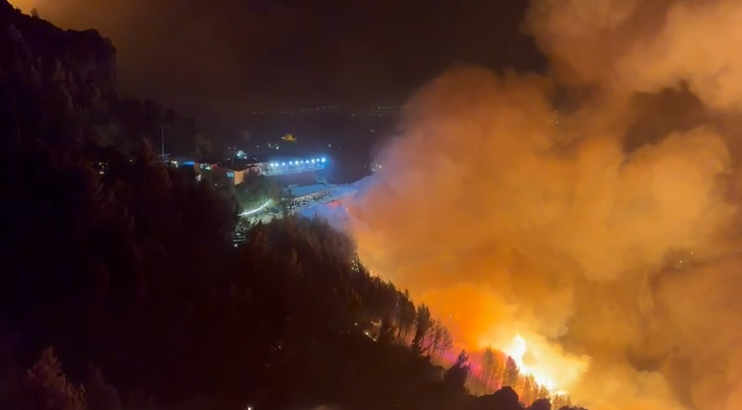 Natë e vështirë për Krujën  flakët rrethuan qytetin dhe detyruan largimin e banorëve