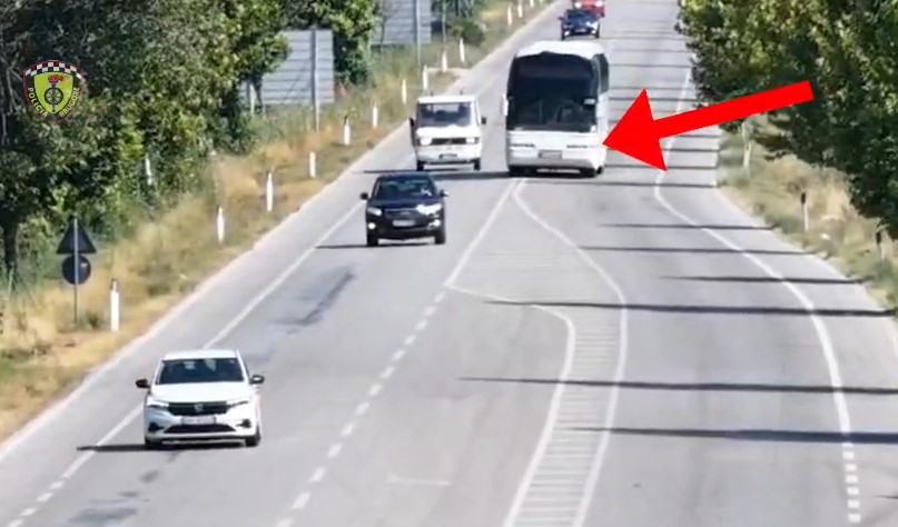 Me shpejtësi të lartë dhe drejtim mjeti nën efektin e alkoolit   Rrugorja  në Gjirokastër bën bilancin  mbi 2 mijë gjoba dhe 1 i arrestuar
