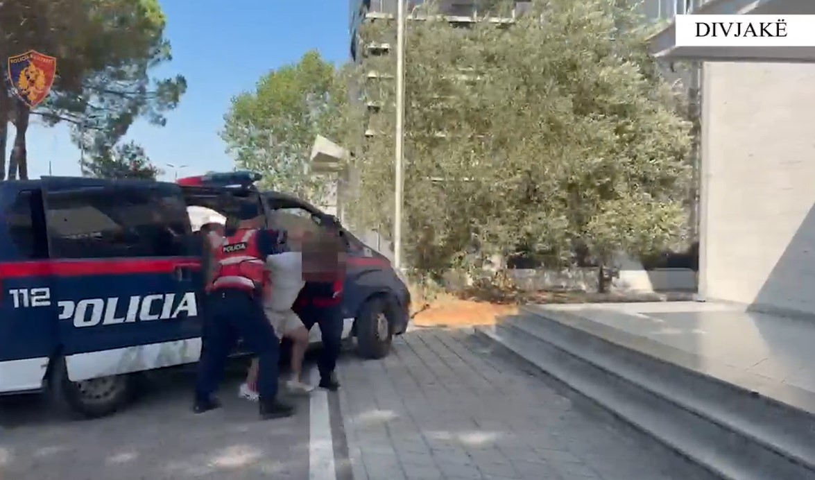 Parandalohet krimi në Divjakë  arrestohen 6 persona  sekuestrohen armë zjarri me silenciator  EMRAT 