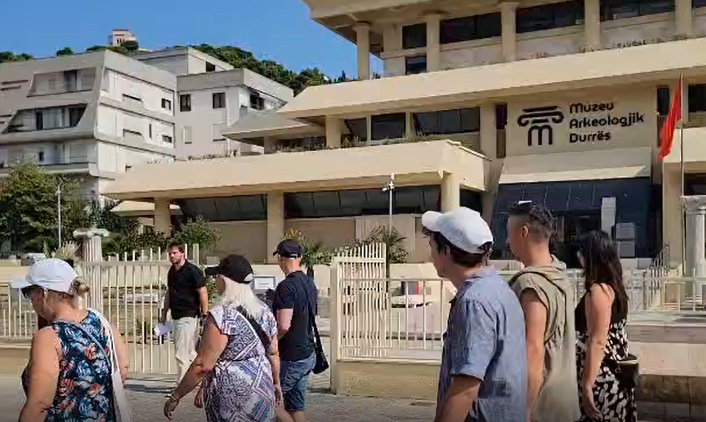 Muzeu Arkeologjik tërheq të huajt  turistët njihen me trashëgiminë e pasur të qytetit bregdetar