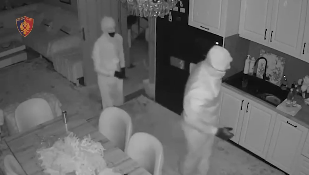 Me maskë e doreza  hajdutët të organizuar për grabitjen e një banesë në Sharrë ku morën miliona lekë e bizhuteri