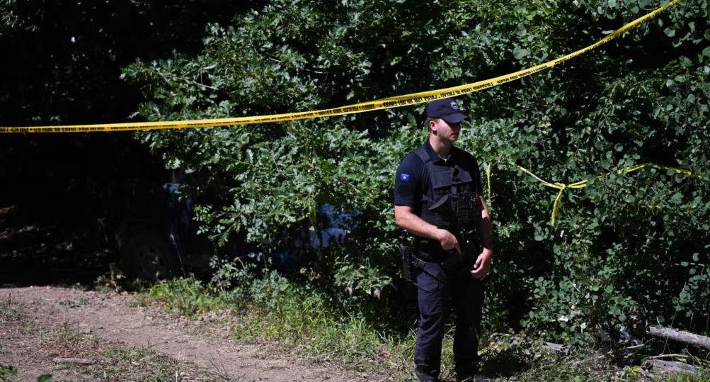 Varreza masive në Zubin Potok  gjenden mbetje kockore që dyshohet se u përkasin 23 personave