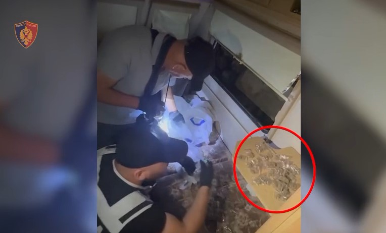 Shisnin drogë në Dhërmi  arrestohen dy të rinj  sekuestrohen rreth 150 doza kokainë e kanabis