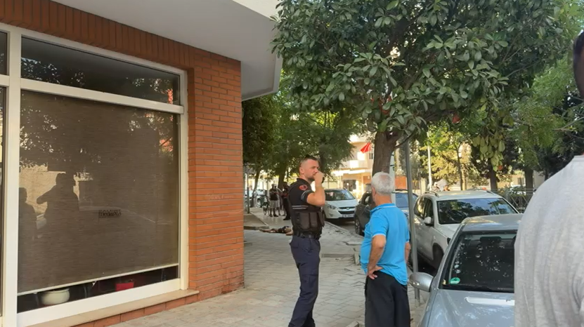 E rëndë në Vlorë  humb jetën 50 vjeçari  u rrëzua nga ballkoni