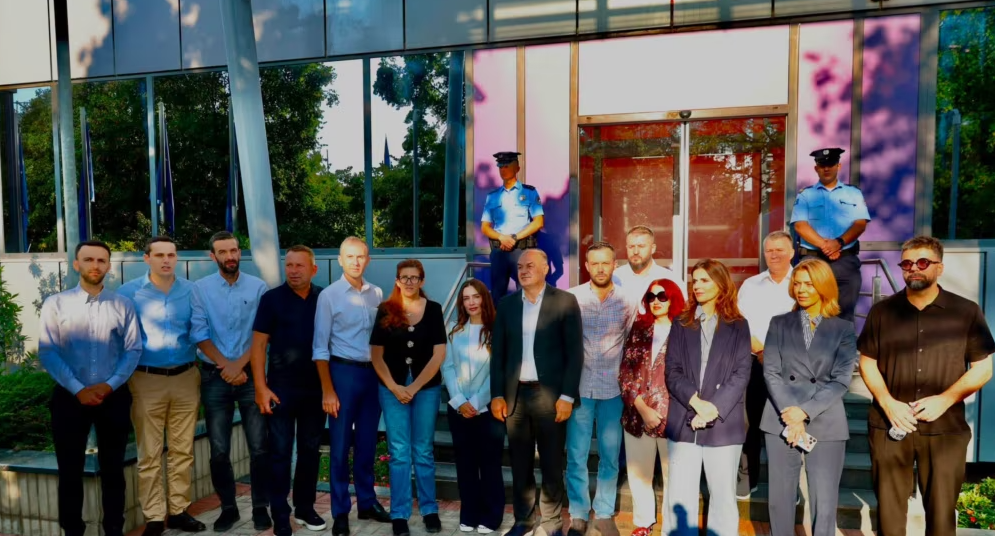 Ngërçi politik në Kosovë  PDK ja dorëzon kërkesë për vazhdimin e seancës konstituive të Kuvendit