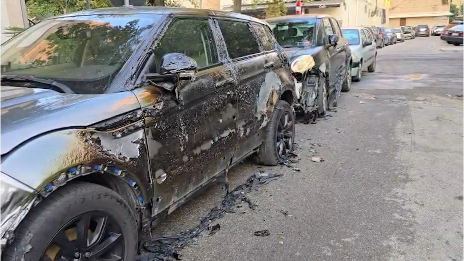Digjen zinxhir kazanët e mbeturinave në Durrës  dëmtohen edhe makinat e parkuara