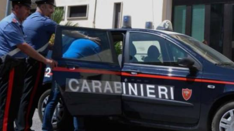 U kap duke shitur lëndë narkotike  arrestohet i riu shqiptar në Itali