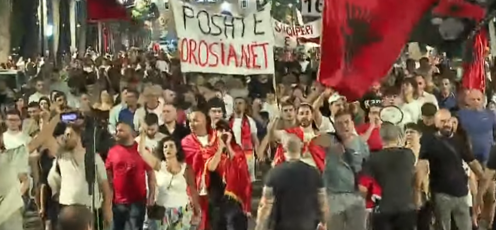 Mbyllet dita e 74 e protestës  nis marshimi në rrugë