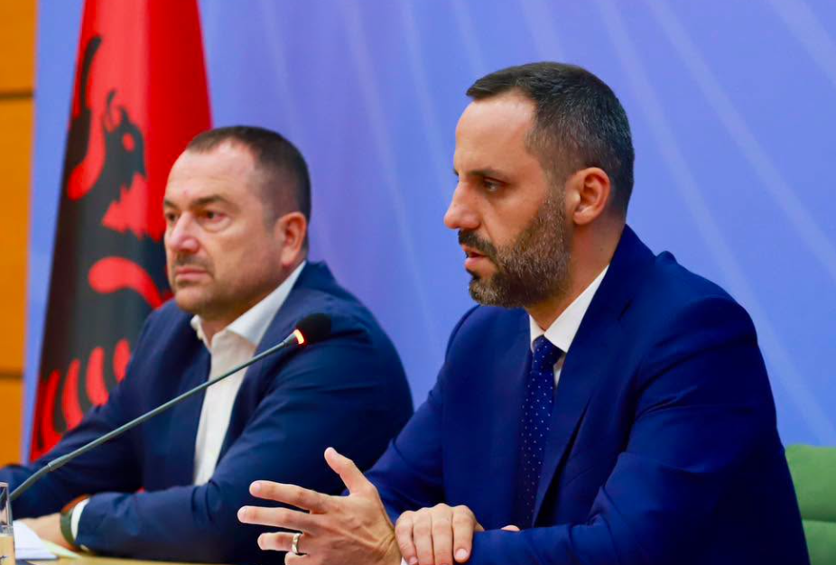 Lamallari me Drejtuesit e Gjendjes Civile  Fokus të posaçëm shërbimit ndaj qytetarëve