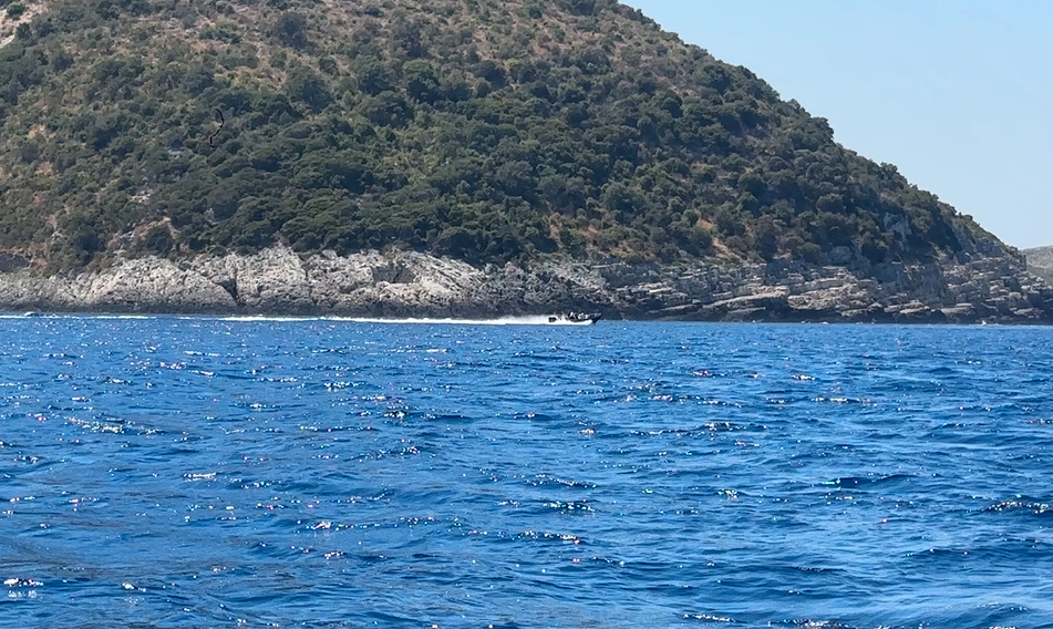Sezoni turistik  policia shton kontrollin në det